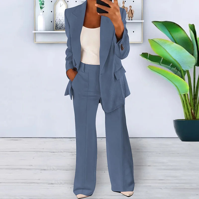Ensemble deux pièces pour femme : veste blazer, pantalon de travail à jambes larges et taille haute élastique.