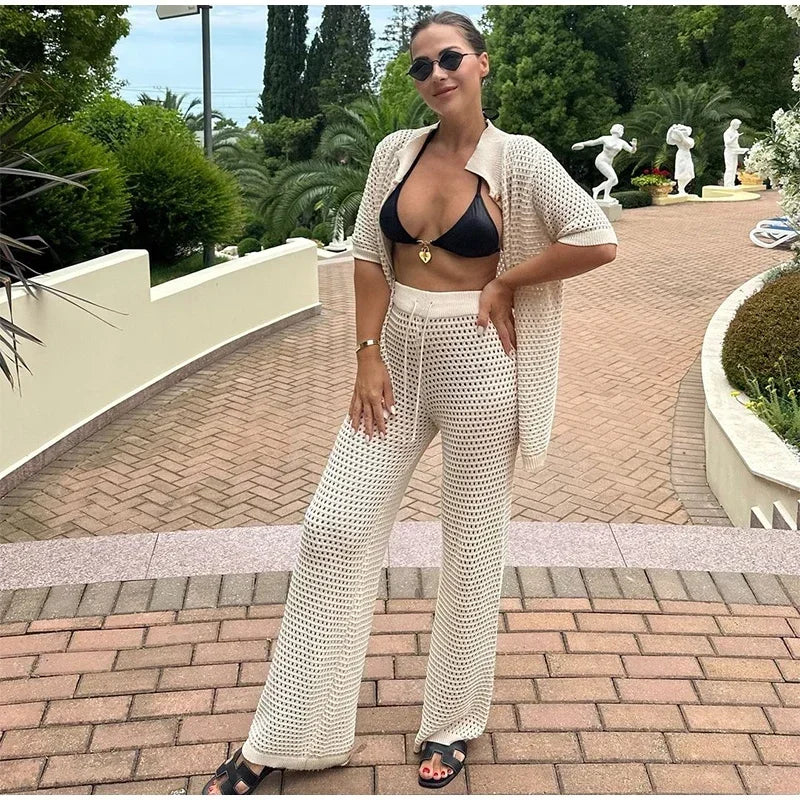 Ensembles pour femme : T-shirt et pantalon en maille ajourée.