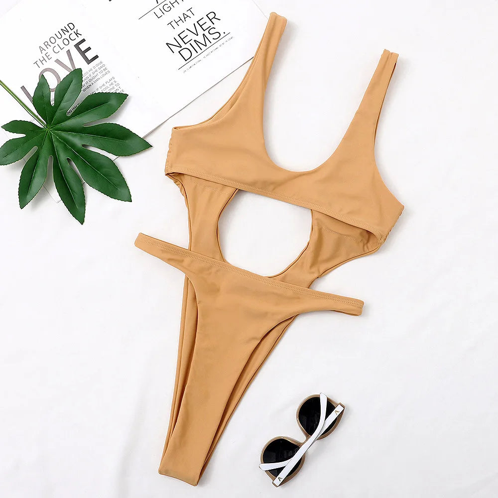 Maillot de bain femme style brésilien, couleur unie avec coupe triangle et dos nu – nouvelle collection tendance de la saison.