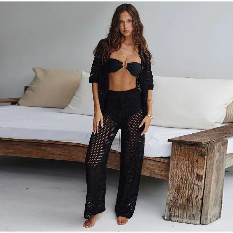 Ensembles pour femme : T-shirt et pantalon en maille ajourée.