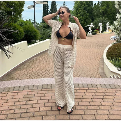 Ensembles pour femme : T-shirt et pantalon en maille ajourée.