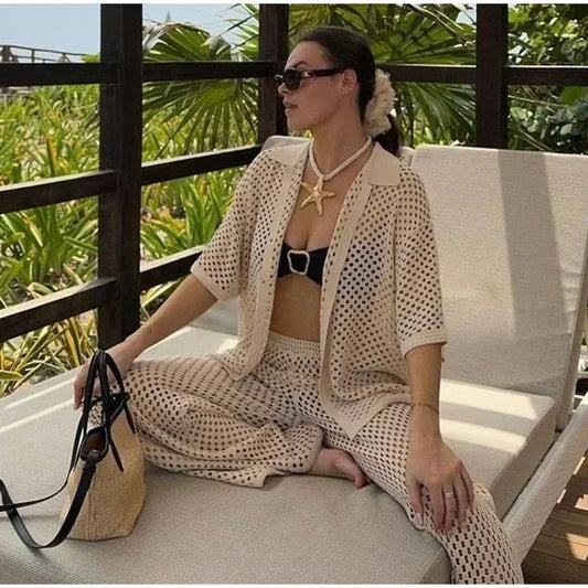 Ensembles pour femme : T-shirt et pantalon en maille ajourée.