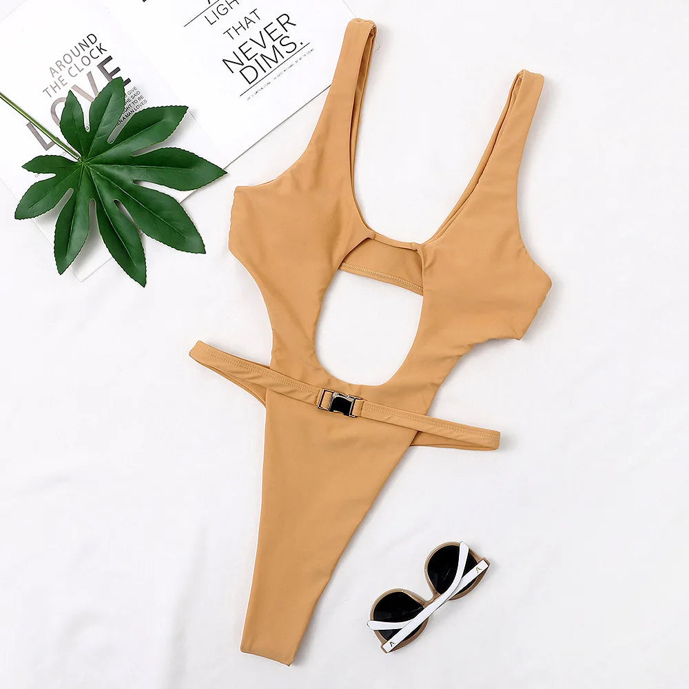Maillot de bain femme style brésilien, couleur unie avec coupe triangle et dos nu – nouvelle collection tendance de la saison.