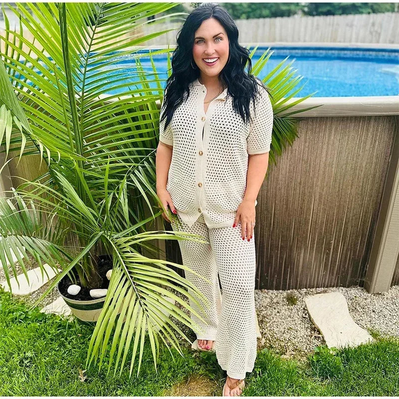 Ensembles pour femme : T-shirt et pantalon en maille ajourée.