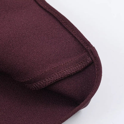 Robe longue élégante unie à col en V et manches longues, Collection printemps 2026. Coupe chic et ajustée.