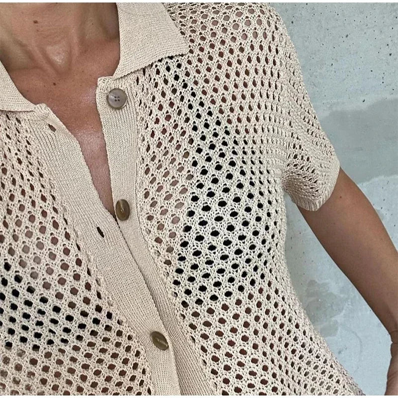 Ensembles pour femme : T-shirt et pantalon en maille ajourée.